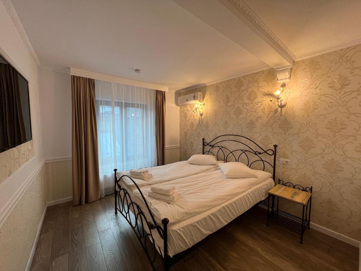 Boutique Cathedral Plaza Residences For Rent Downtown Bucureşti