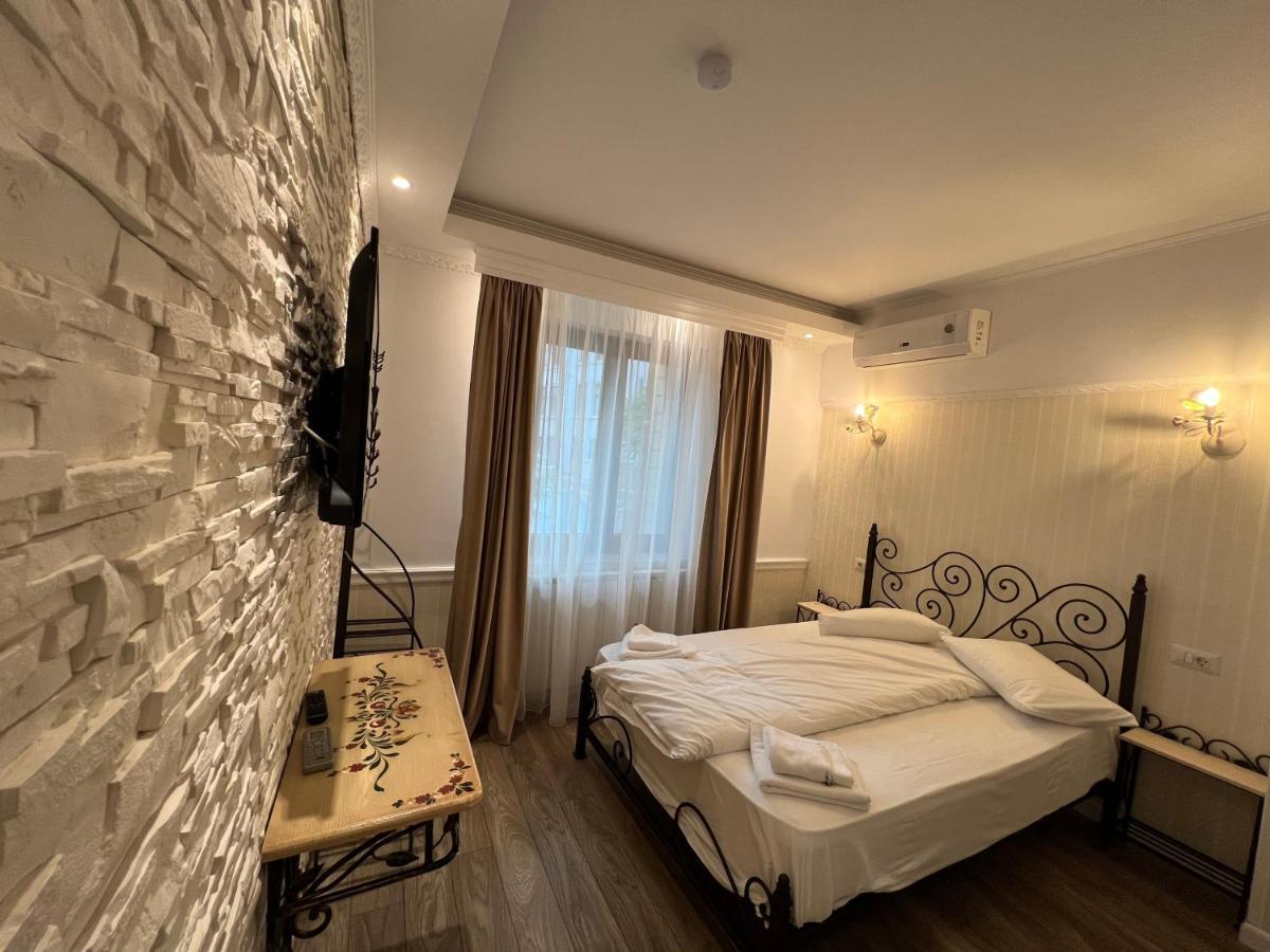 Boutique Cathedral Plaza Residences For Rent Downtown * Bucureşti