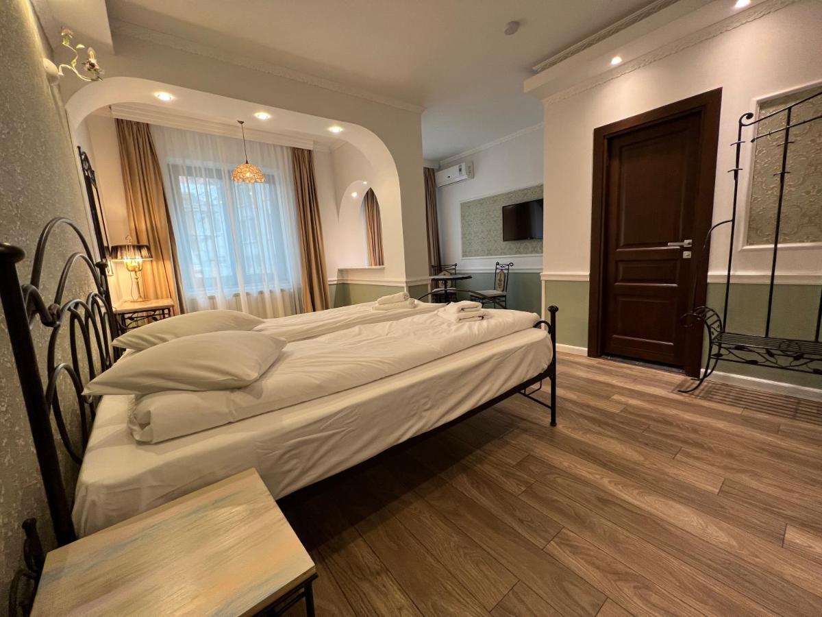 Boutique Cathedral Plaza Residences For Rent Downtown 酒店