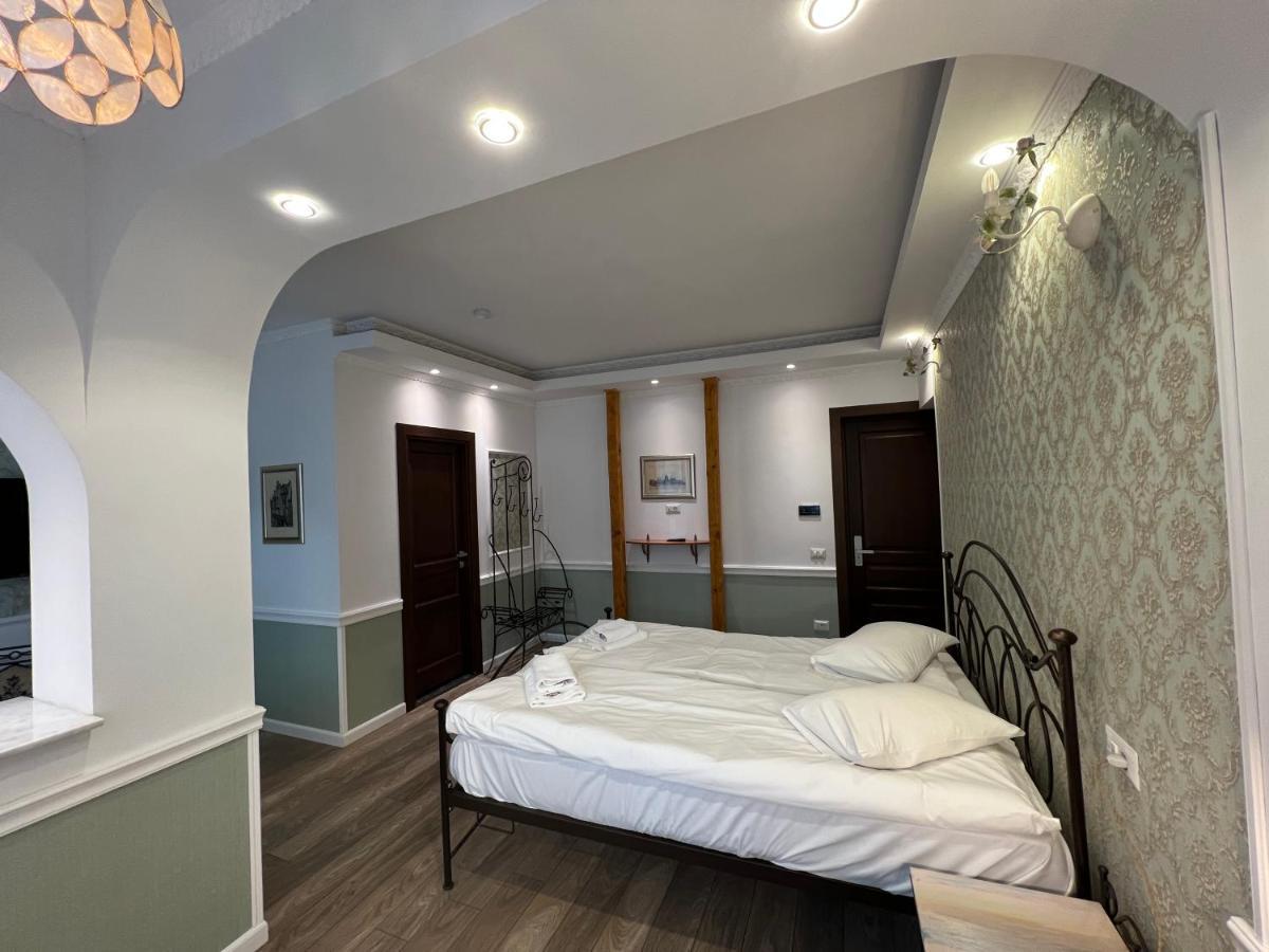 Boutique Cathedral Plaza Residences For Rent Downtown 酒店