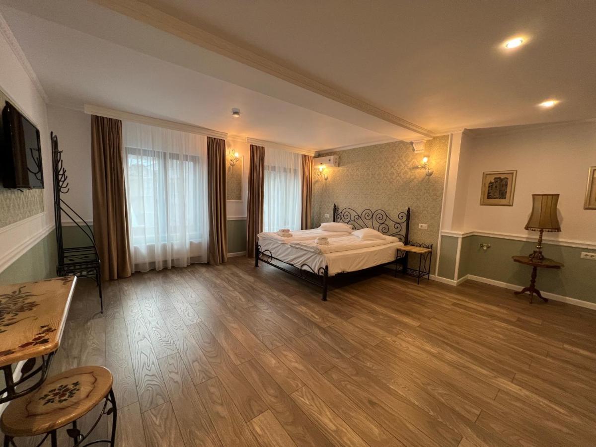 Cathedral Plaza Residences Hotel