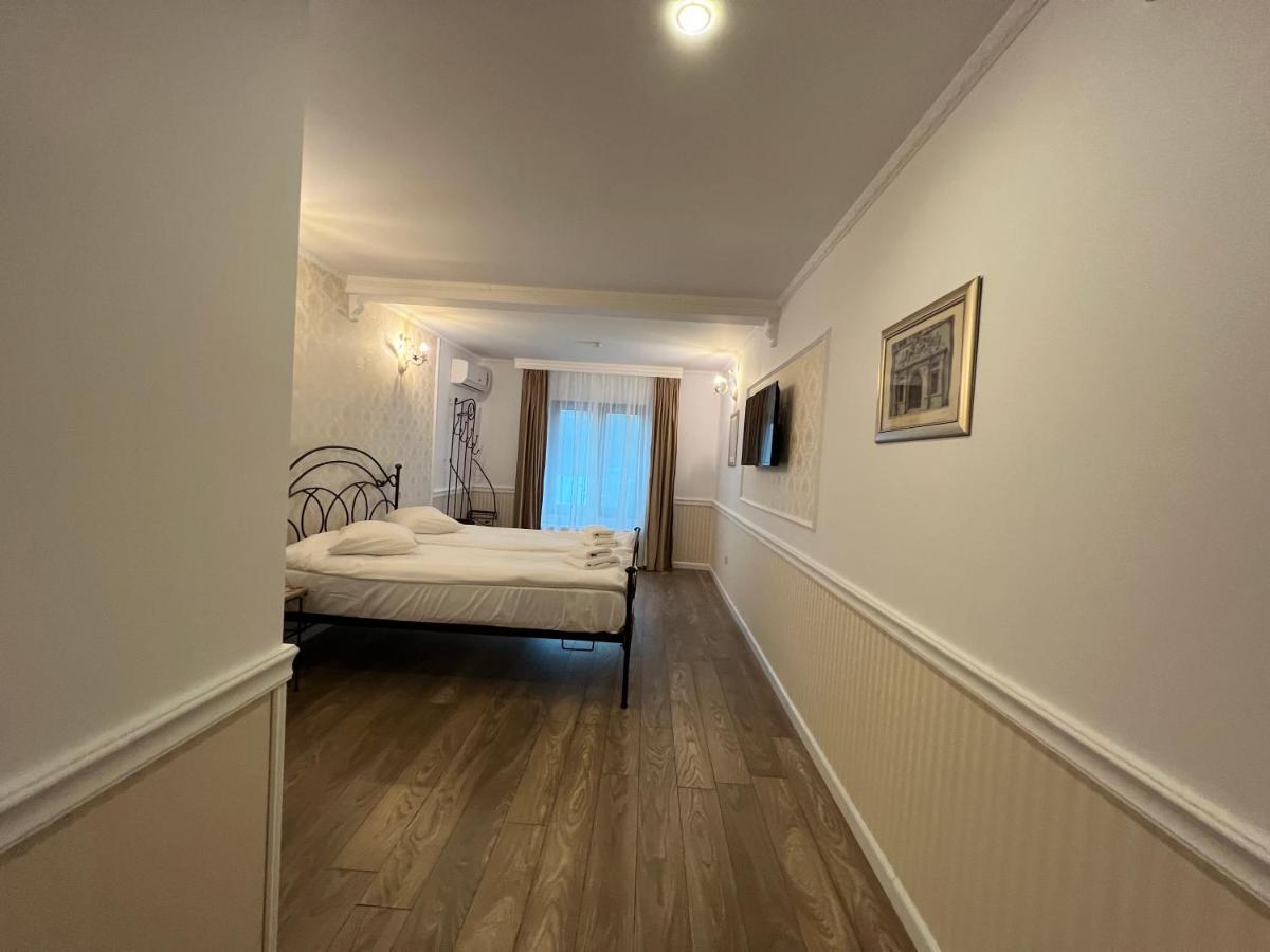 Boutique Cathedral Plaza Residences For Rent Downtown 酒店