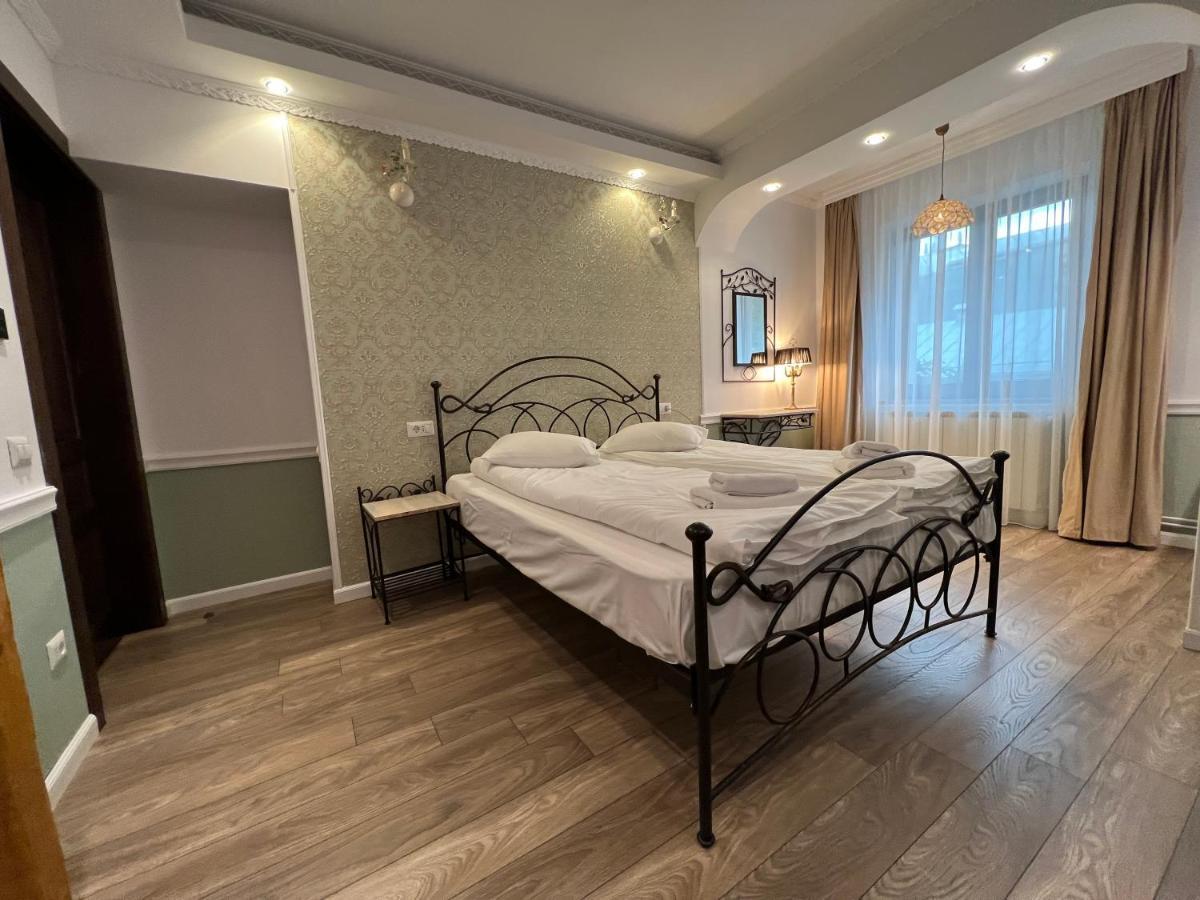 Boutique Cathedral Plaza Residences For Rent Downtown 布加勒斯特