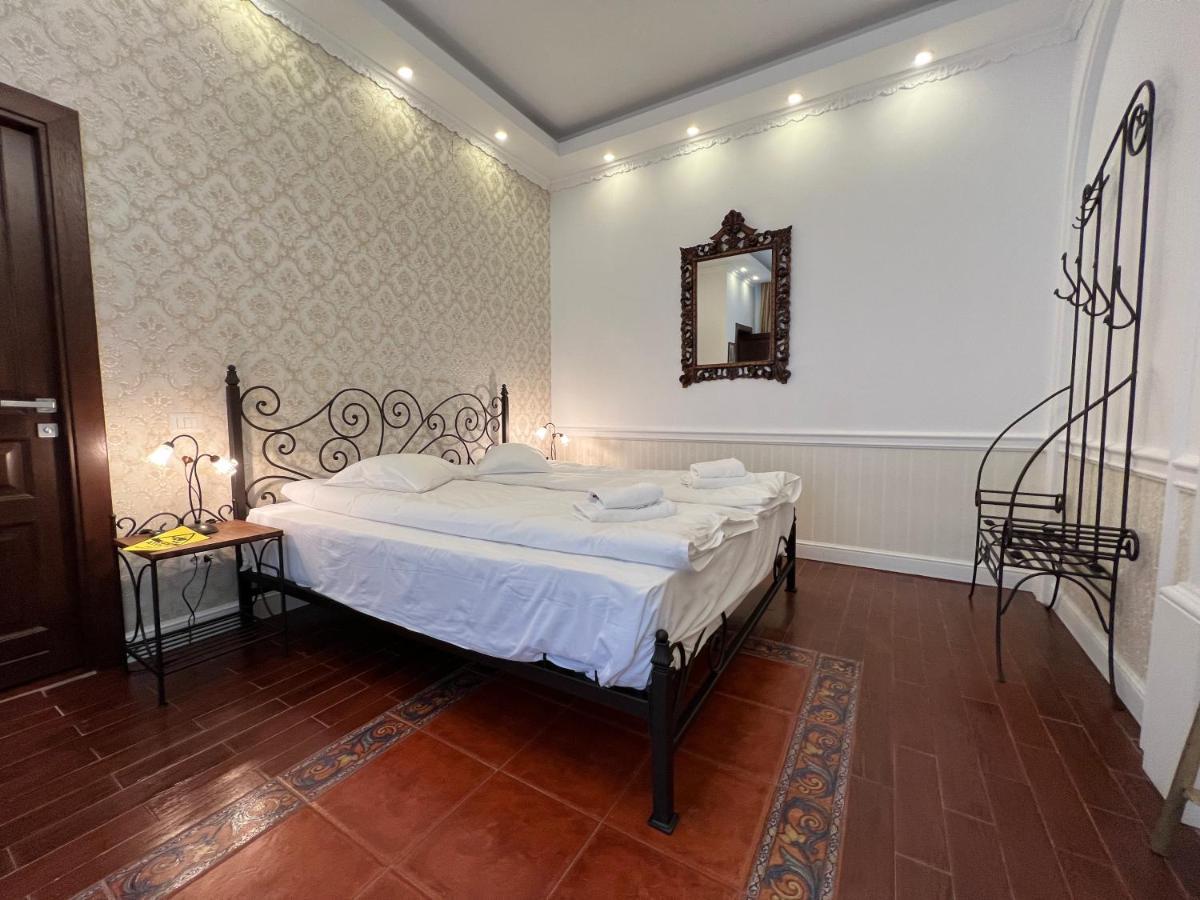 Boutique Cathedral Plaza Residences For Rent Downtown 酒店