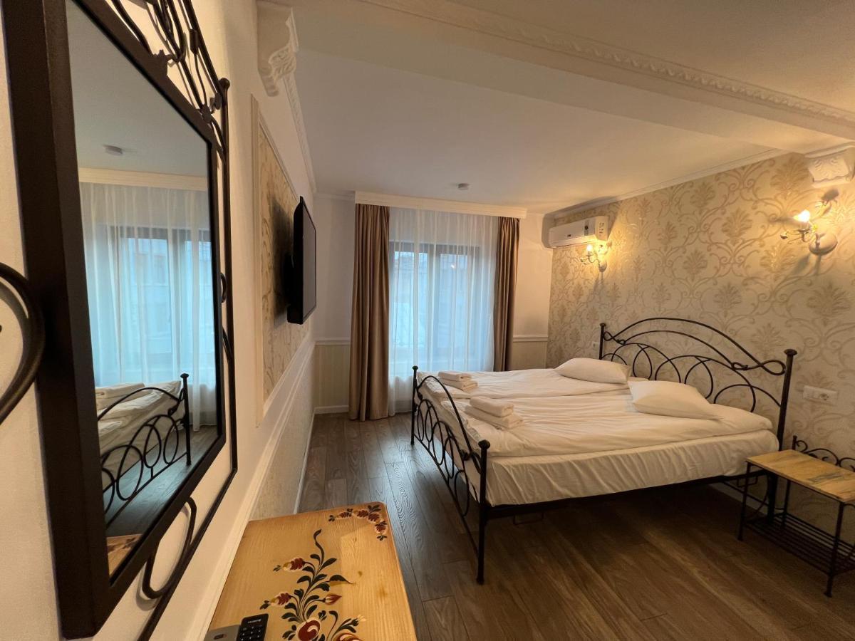 Hotel Cathedral Plaza Residences *