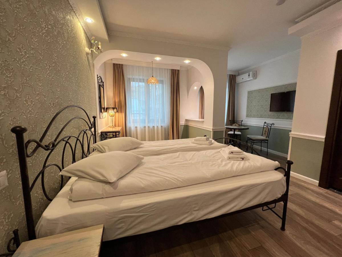 Cathedral Plaza Residences