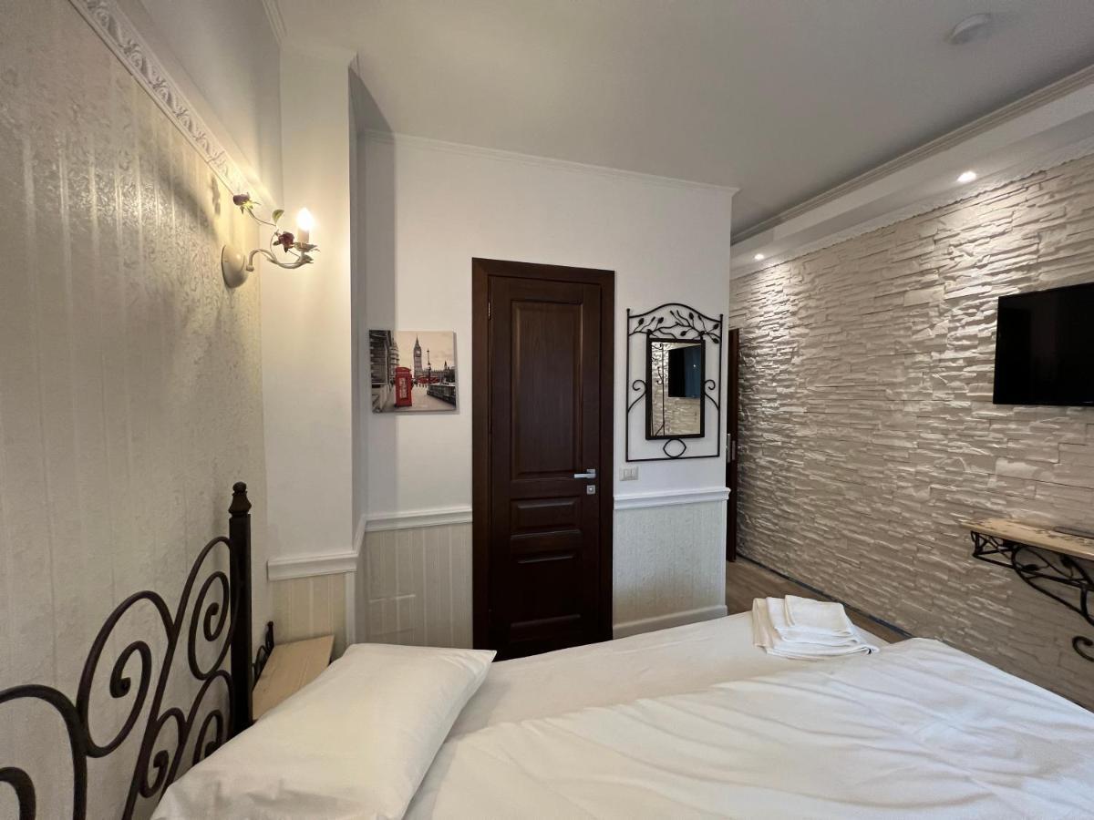 Boutique Cathedral Plaza Residences For Rent Downtown * 布加勒斯特