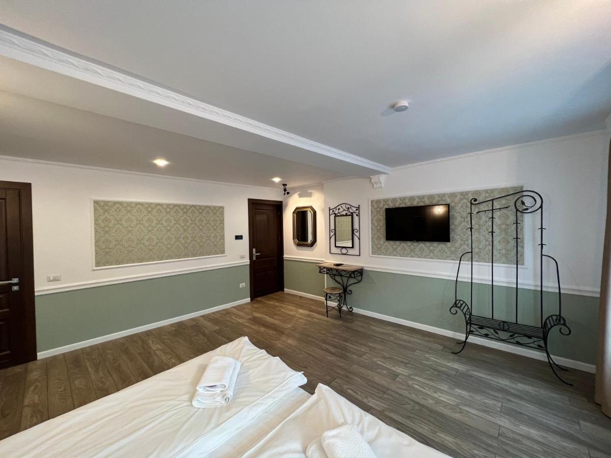 酒店 Boutique Cathedral Plaza Residences For Rent Downtown *