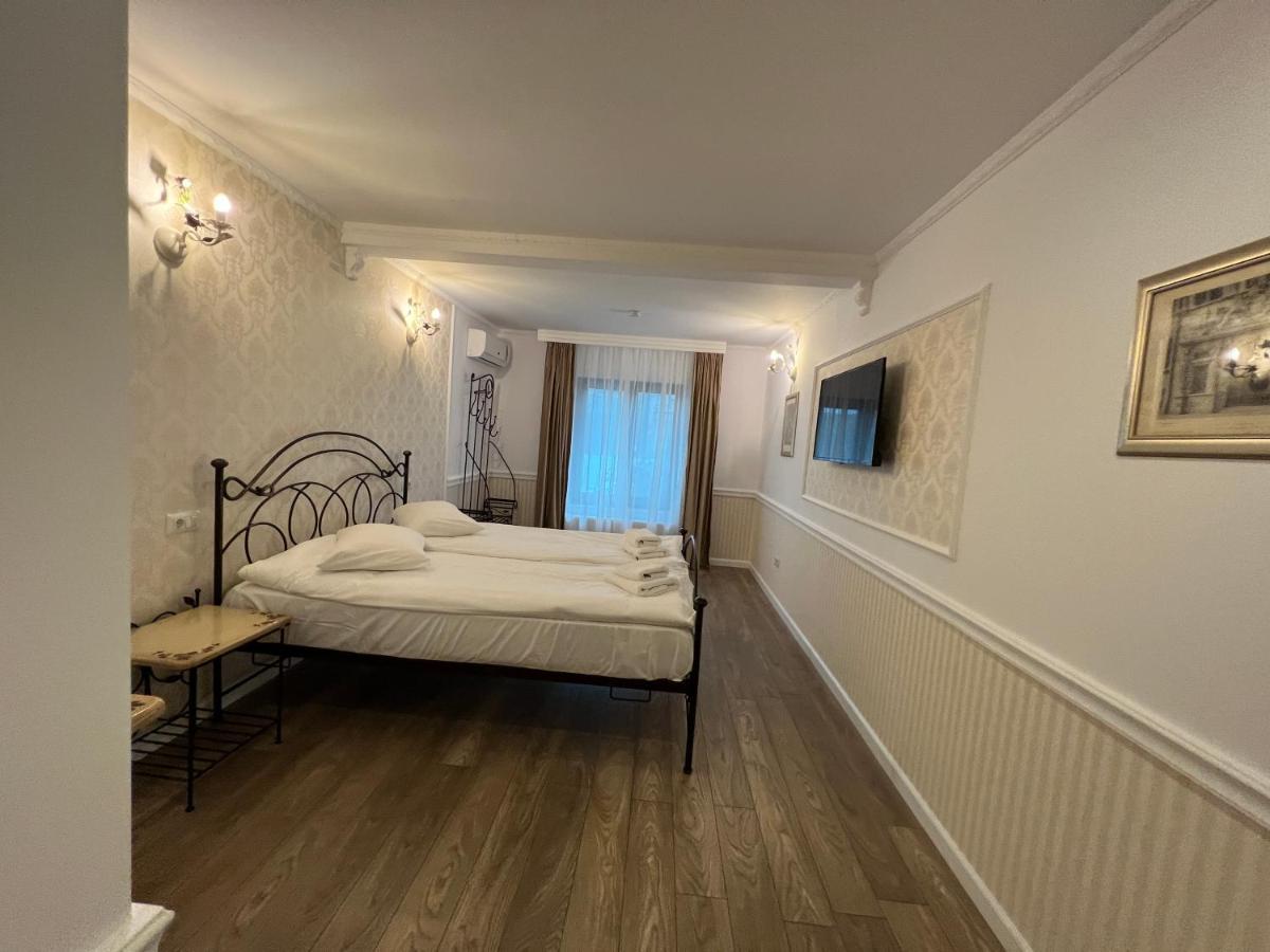 酒店 Boutique Cathedral Plaza Residences For Rent Downtown *